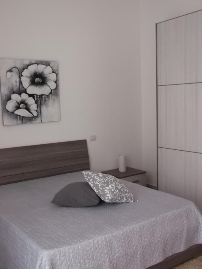 Da Livia Apartment โลโกโรตอนโด ภายนอก รูปภาพ