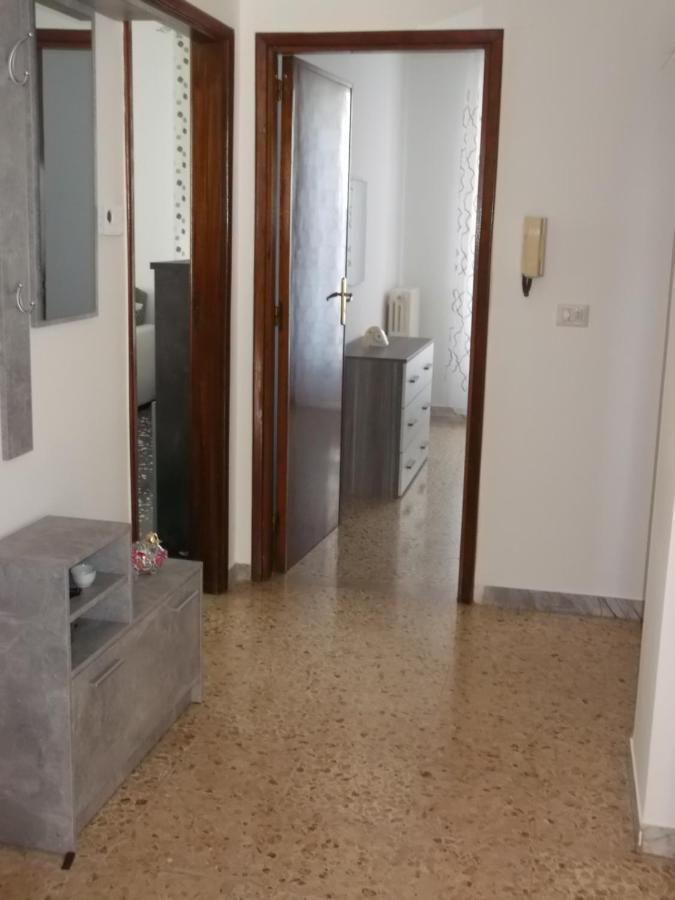 Da Livia Apartment โลโกโรตอนโด ภายนอก รูปภาพ