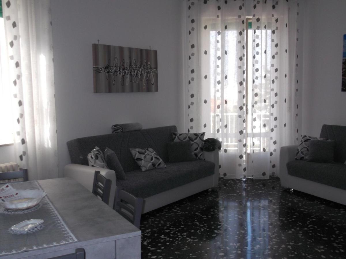 Da Livia Apartment โลโกโรตอนโด ภายนอก รูปภาพ